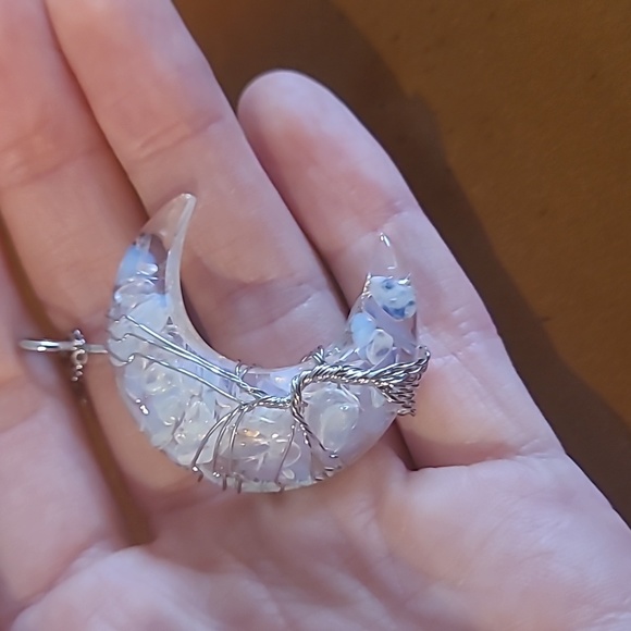 🌙 Opal Crescent Moon Necklace ✨️  ◇ Item Must Be Bundled ◇ - Picture 4 of 6